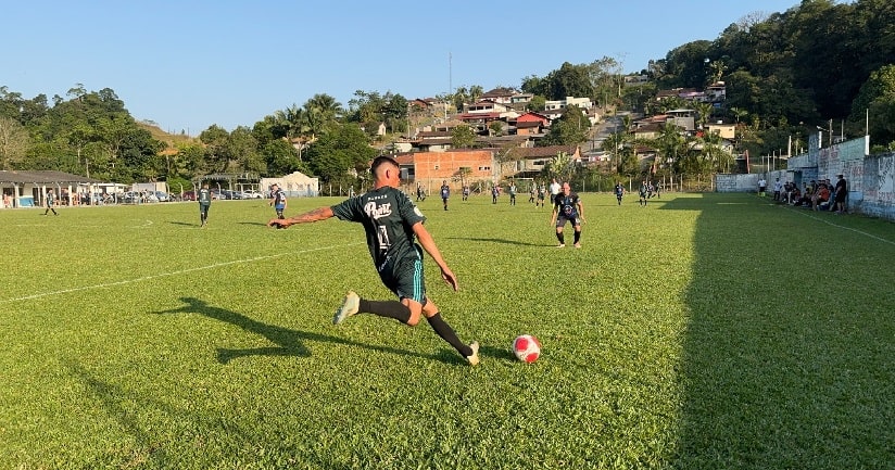 Futebol: Varzeano e Suíço 45 agitaram o fim de semana em Guaramirim