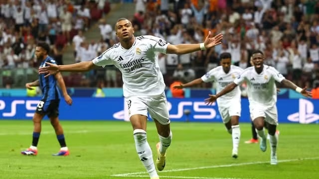 Futebol: Mbappé marca na estreia, Real Madrid vence Atalanta e conquista Supercopa