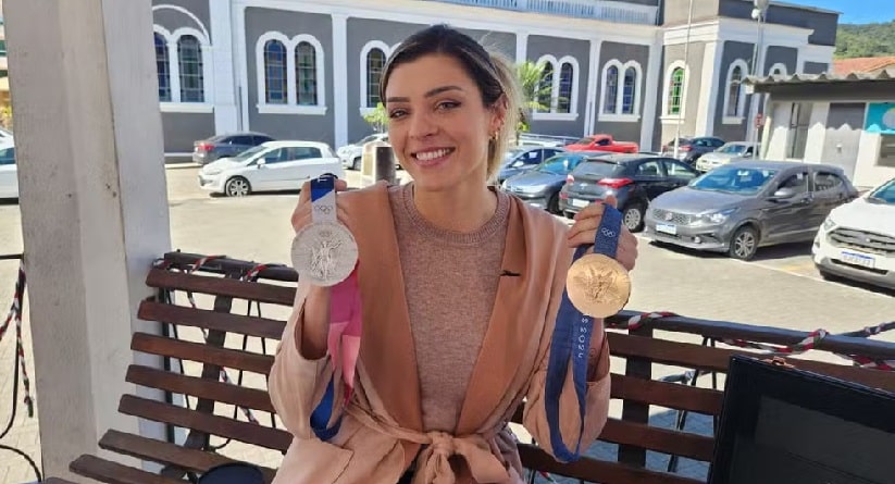 Vôlei: "Falta o ouro aqui", diz Rosamaria ao ser recebida em Nova Trento após olimpíada