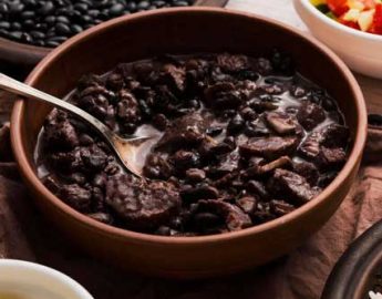 Lions Club Corupá faz feijoada