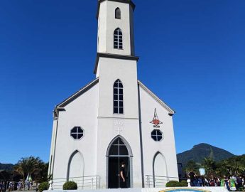 Rio Cerro II celebra 200 anos: Fé, cultura e a arte de Maria Nazário