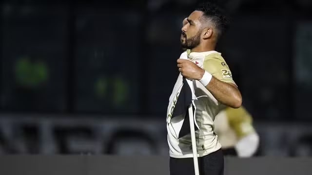 Futebol: Com dois gols de Payet, Vasco derrota o Bahia em São Januário