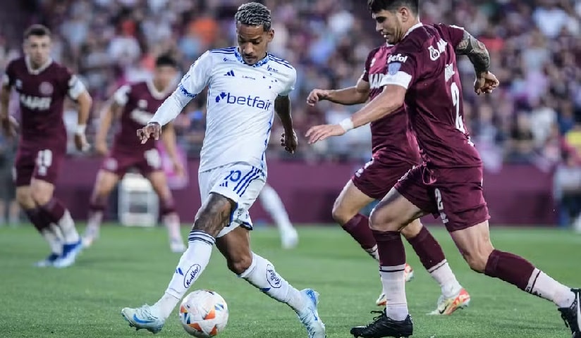 Futebol: Cruzeiro vence Lanús na Argentina e se garante na final da Sul-Americana