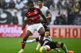 Futebol: Flamengo tem Bruno Henrique expulso, mas segura o Corinthians e vai à final