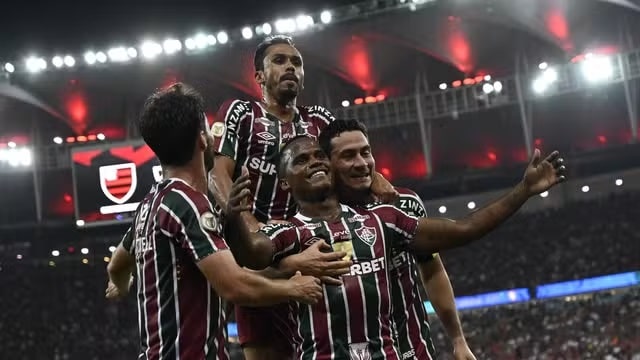 Futebol: Fluminense bate o Flamengo no Maracanã e se afasta do Z4