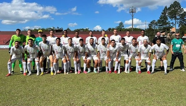 Futebol: SC Jaraguá perde do Fluminense, de Joinville, pelo estadual da Série C