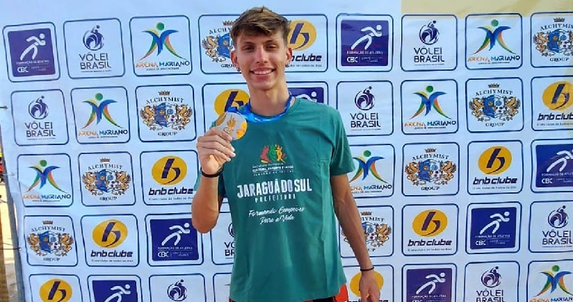 Vôlei de Praia: Atleta de Jaraguá do Sul fatura ouro em etapa do brasileiro sub-17