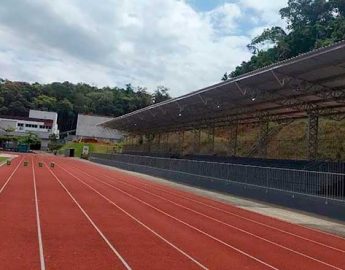 Cobertura da arquibancada da pista de atletismo está concluída