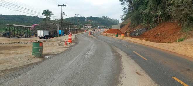 Pedras no caminho da 108