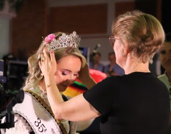 Schützenfest 2024: 1ª rainha coroa a filha em momento emocionante