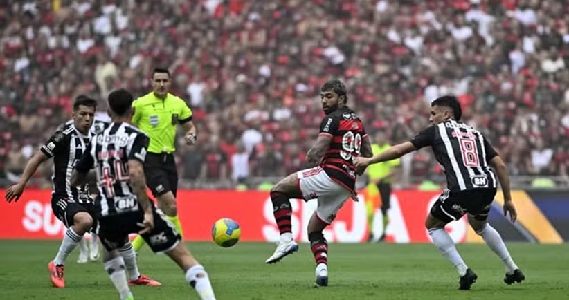 Futebol: Flamengo vence Atlético-MG e abre vantagem na final da Copa do Brasil