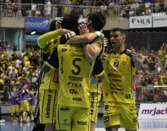 Futsal: De virada, Jaraguá ganha do Tubarão pelas quartas de final da Série Ouro