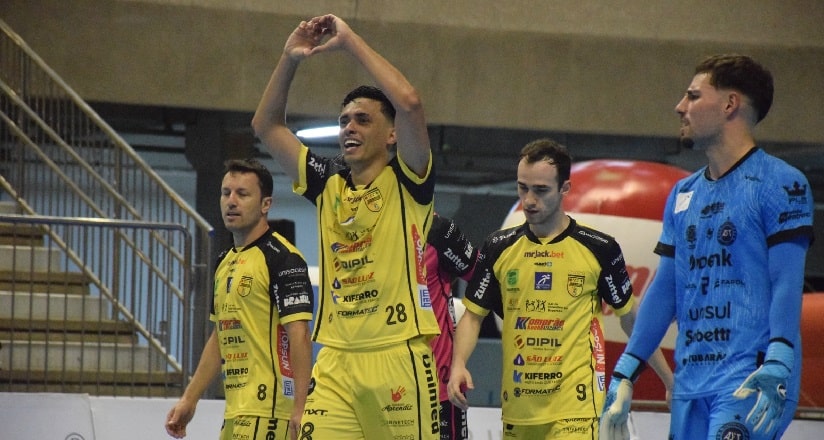 Futsal: Jaraguá duela contra o Pato pelas semifinais da LNF