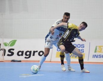 Futsal: Com a Arena lotada, Jaraguá briga contra o Pato por uma vaga na final da LNF