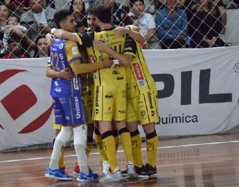 Futsal: Jaraguá goleia o Tubarão pelas quartas de final da Série Ouro