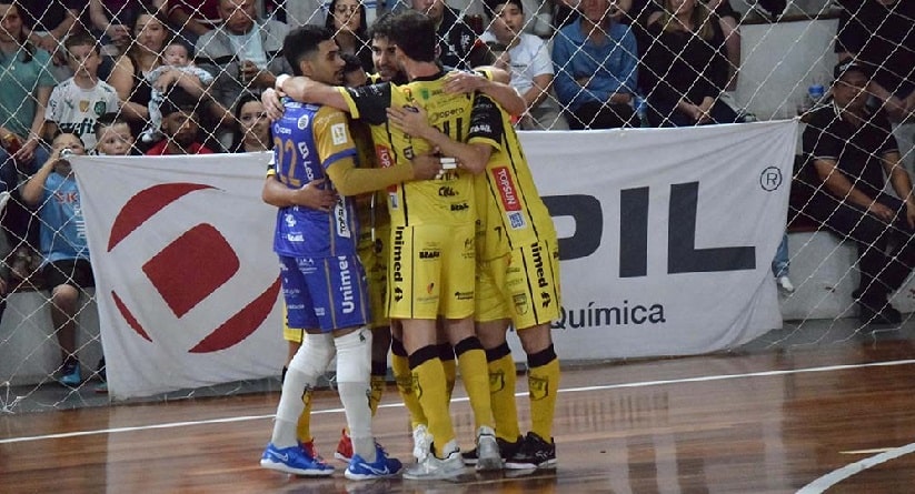 Futsal: Jaraguá goleia o Tubarão pelas quartas de final da Série Ouro