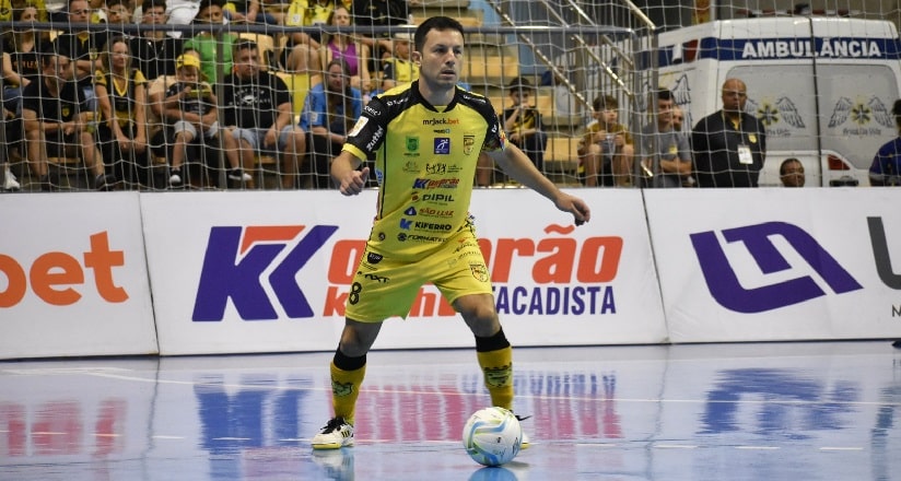 Futsal: De virada, Jaraguá ganha do Tubarão pelas quartas de final da Série Ouro