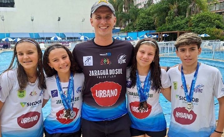 Natação: AJINC garante medalhas no Sul-Brasileiro Mirim e Petiz