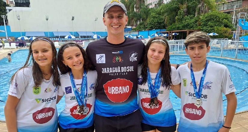 Natação: AJINC garante medalhas no Sul-Brasileiro Mirim e Petiz