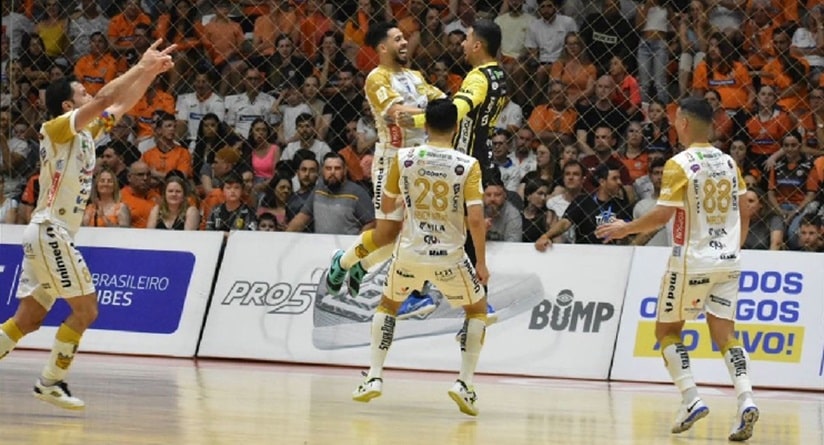 Futsal: De virada, Jaraguá bate o Carlos Barbosa pelas quartas de final da LNF