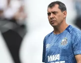 Futebol: Santos anuncia saída de treinador Fábio Carille