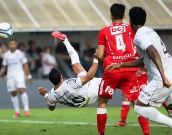 Futebol: Santos vence o Vila Nova em casa e pode subir para Série A no domingo (3)