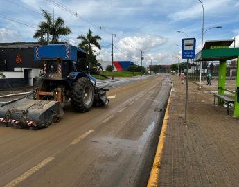 Prefeitura realiza limpeza do Parque Linear Via Verde pós-enchente