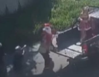 Criminosos assaltam Papai Noel e ajudantes antes de ação de Natal