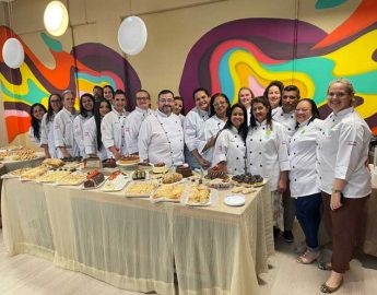 Turma pioneira de panificação e confeitaria recebe certificados