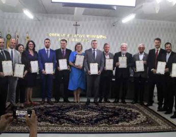 Eleitos de Jaraguá do Sul recebem os diplomas para assumirem seus cargos