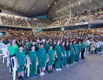 Crianças recebem o certificado de “Amigo da Água”