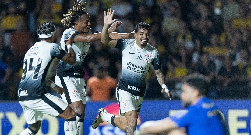 Futebol: Corinthians reage no segundo tempo, vence o Criciúma e entra no G8