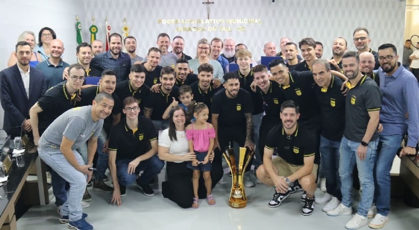 Futsal: Jaraguá recebe homenagem pelo penta da Liga Nacional