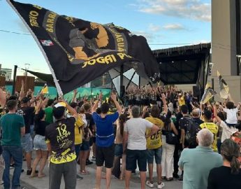 Futsal: Jaraguá celebra o pentacampeonato com festa nas ruas