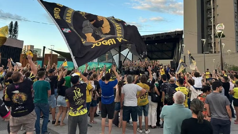 Futsal: Jaraguá celebra o pentacampeonato com festa nas ruas