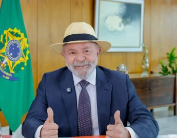 Lula faz exames e é liberado para viajar