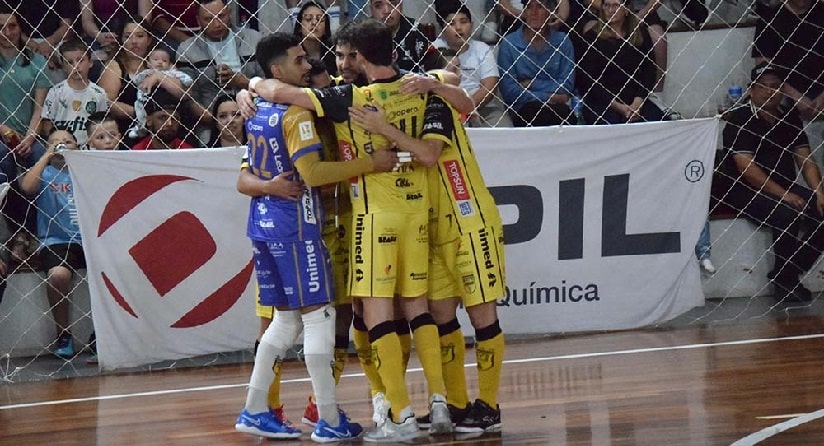 Futsal: Jaraguá estreia com vitória no Torneio de Verão de Indaial