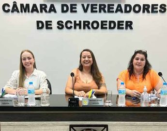 Com mesa feminina, Schroeder inicia a 15ª legislatura