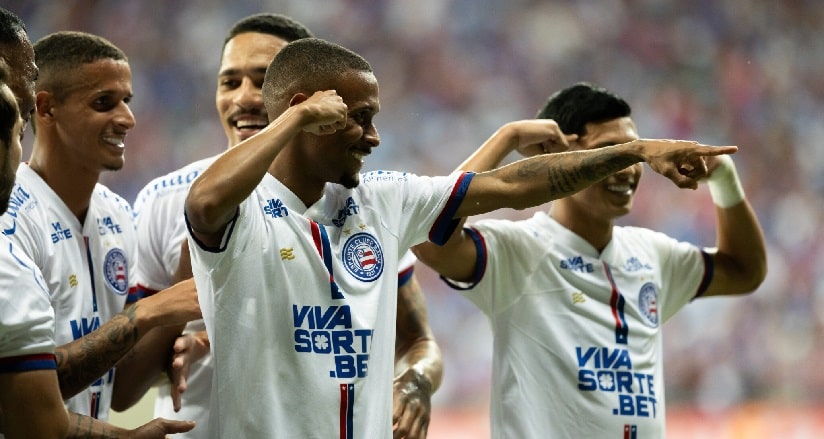 Futebol: Bahia não dá chances ao The Strongest e avança de fase