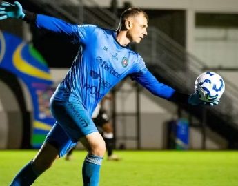 Futebol: Conheça Villa, goleiro que emocionou ao falar sobre filho que torceu para adversário