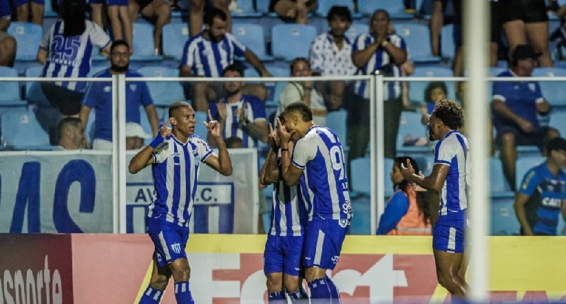 Futebol: Avaí bate o Marcílio Dias e assume a liderança do estadual