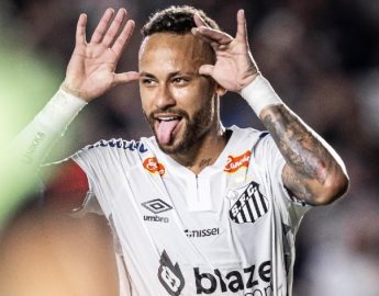 Futebol: Neymar desencanta, Santos vence o Água Santa e lidera o Grupo B