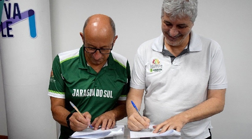 Poliesportivo: Treinadores assinam termo de adesão do Bolsa Técnico