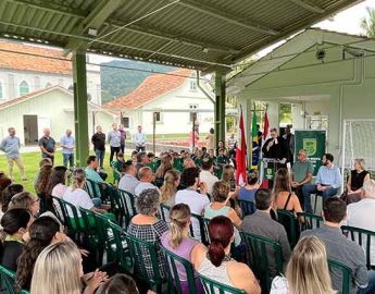 Escola restaurada é entregue e será referência para viagens de estudos