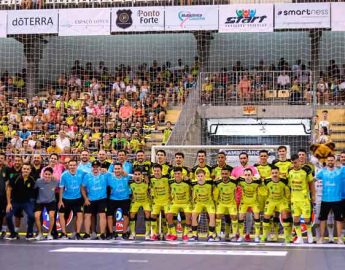 Grande festa e surpresa marcam a despedida do goleiro Tiago do futsal