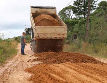 Município faz mutirão de melhorias nas estradas vicinais do meio rural