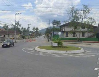 Reinke propõe mudanças na mini rotatória de acesso ao Parque Malwee